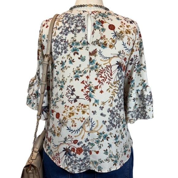 Urban Romantics Floral Blouse Women's L Cream Bell Sleeve Keyhole Neck Boho Soft - Picture 4 of 5